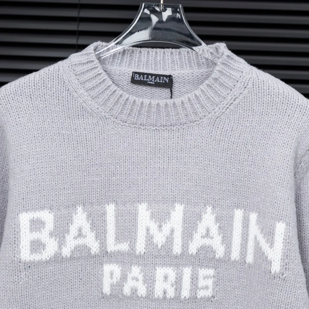 Style: BALMAIN long-sleeved sweater Size: S-XXL Fabric: Wool blend Accessories: Full set of customized original accessories No gender distinction Men and women Same Style